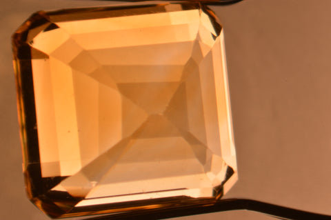 Inclusions in Citrine - Color Zoning