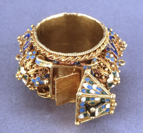 Jewish wedding ring, gold with filigree and  blue, green and white  enamel  16th to 19th c.