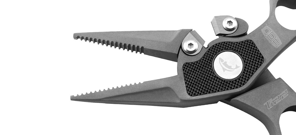 GAR® Titanium Plier – CAYMUS