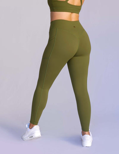 Crimson tavernorlando Effortless Pocket Leggings in the color olive green