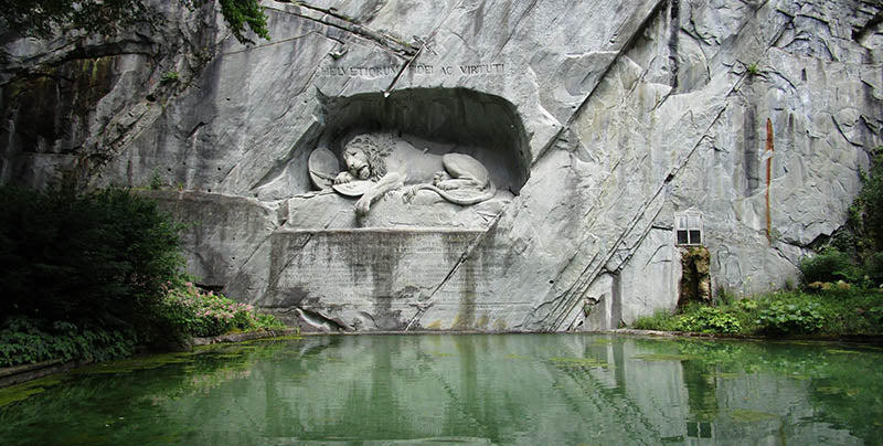 Sculpture Lion Lac Vert