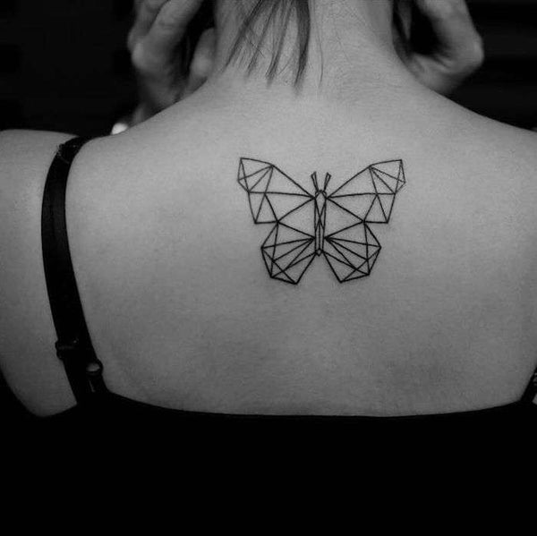 Tatouage Papillon Géométrique sur dos femme - Rêve de Papillon