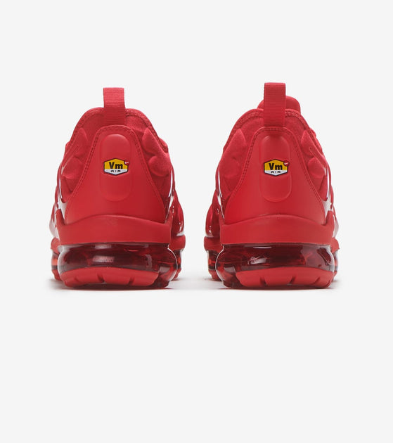 red vapormax plus