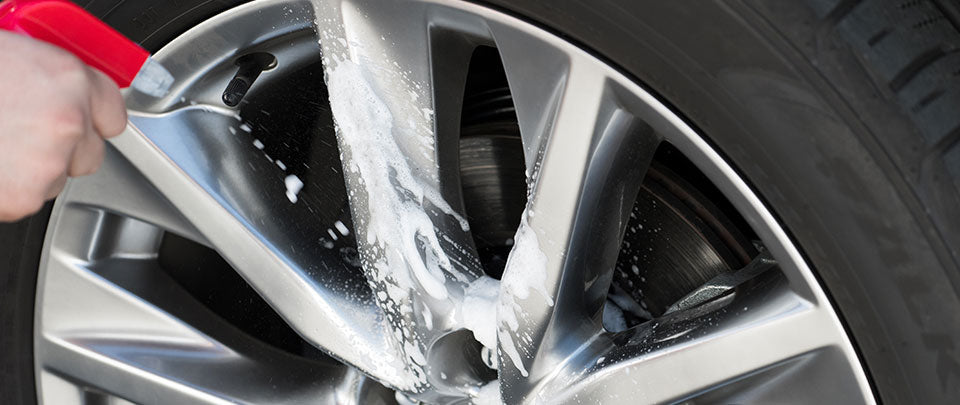 washing car tire