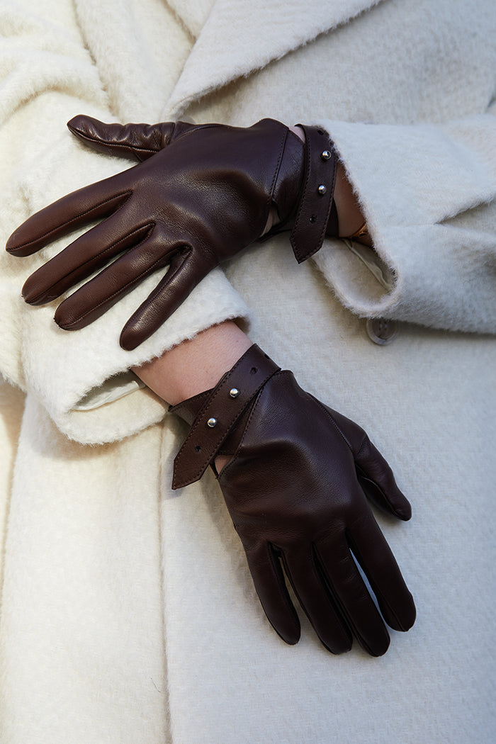 cut out leather gloves