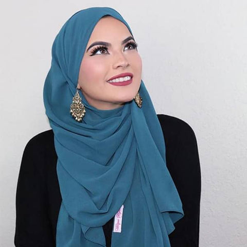 Accessory compatible hijab