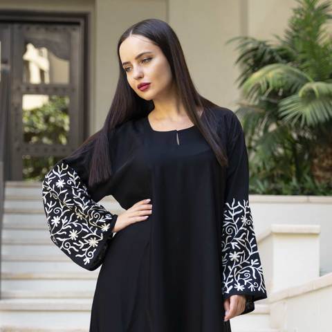 embroidered-black-abaya