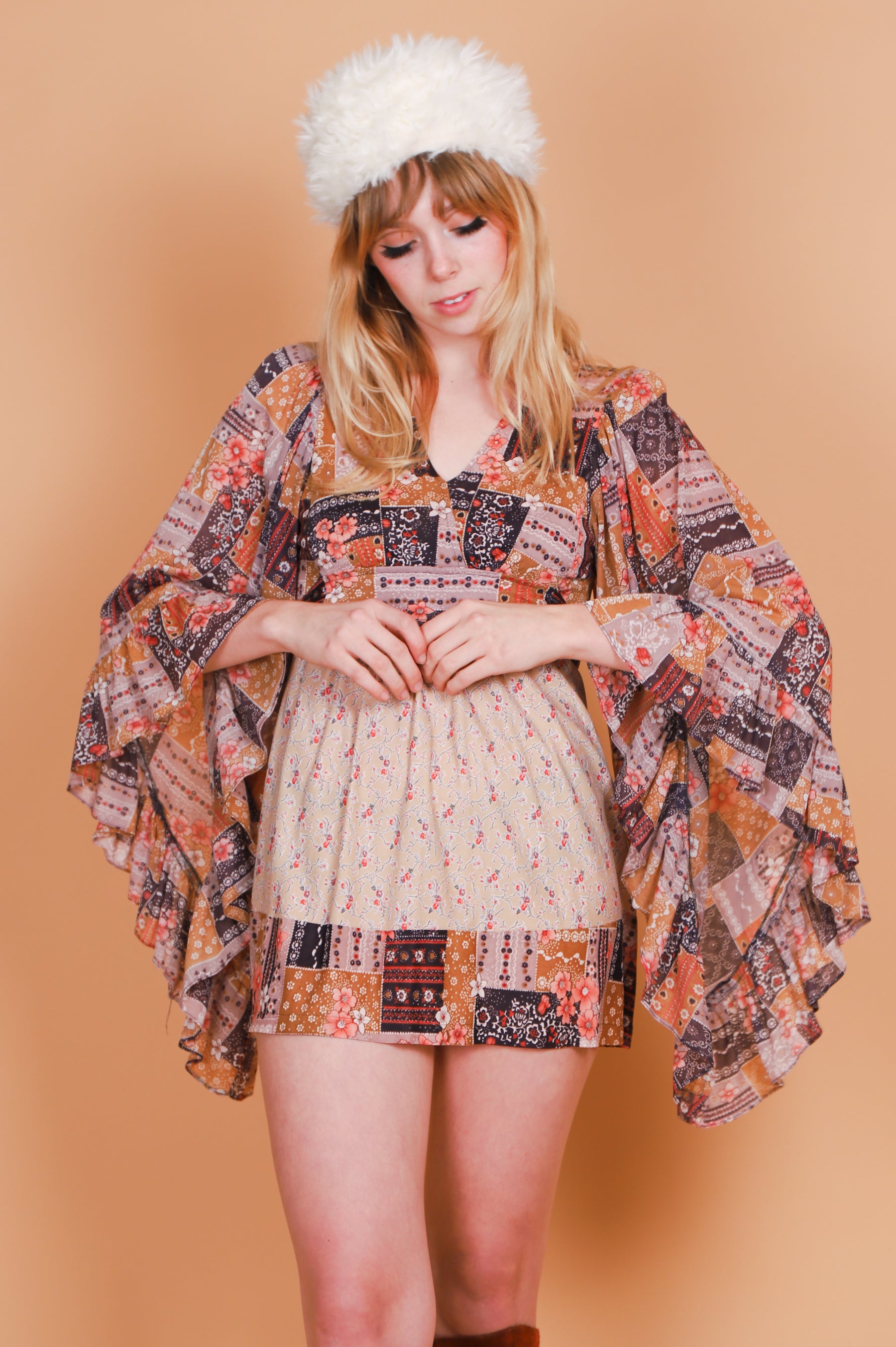 Vintage 1970's Lavender Angel Sleeve Mini-Dress