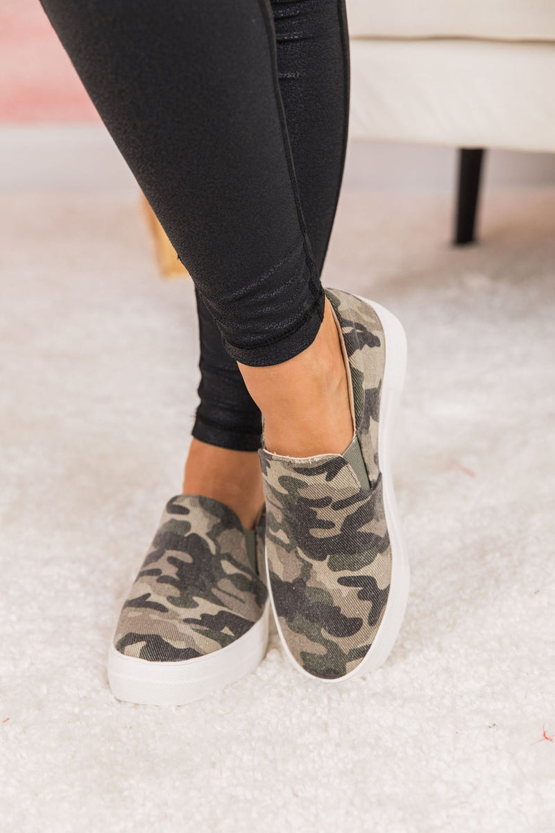 sneakers camouflage print
