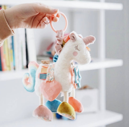 Itzy Friends Link & Love Activity Plush - UNICORN