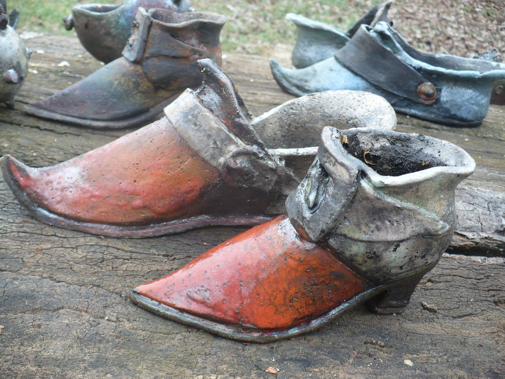 shoe shape flower pots for Christmas in Intuita