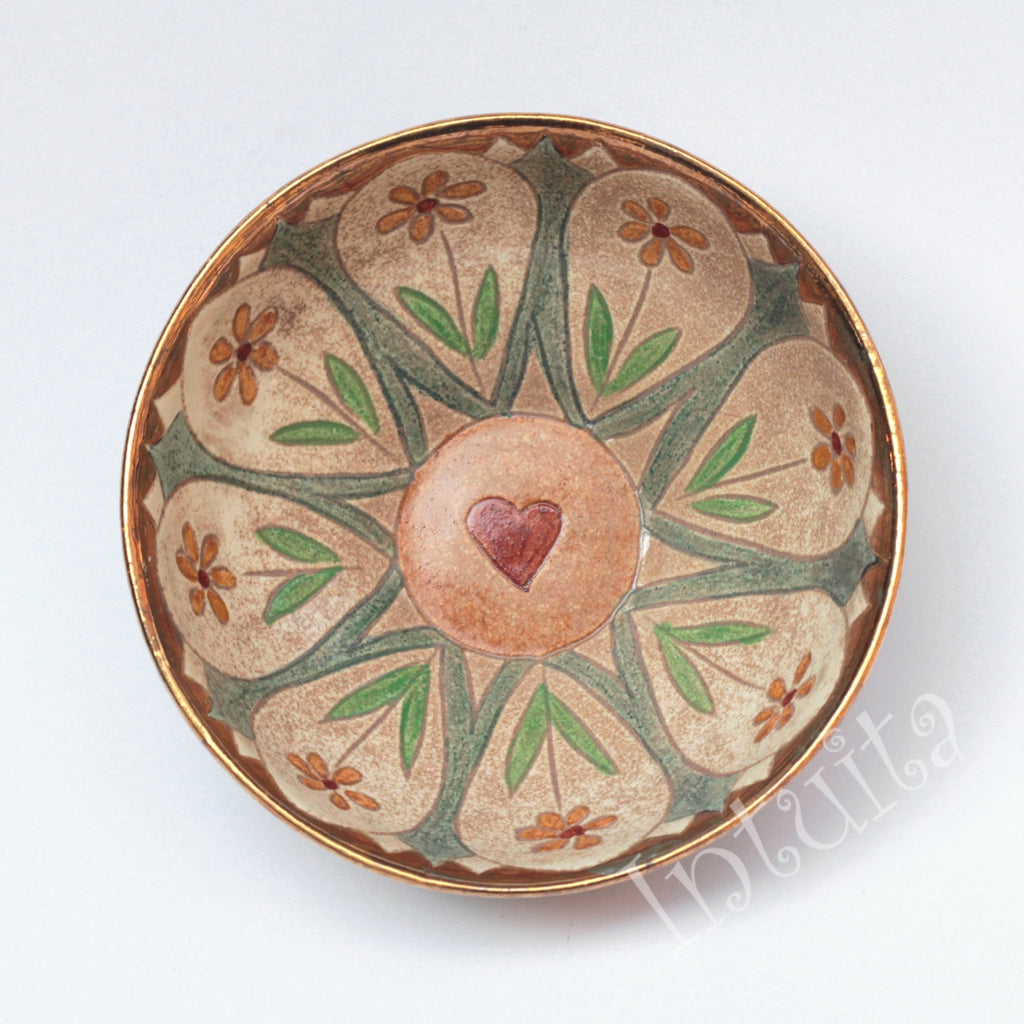 small etched ceramic bowl with heart shape motif for Valentine's Day in Intuita