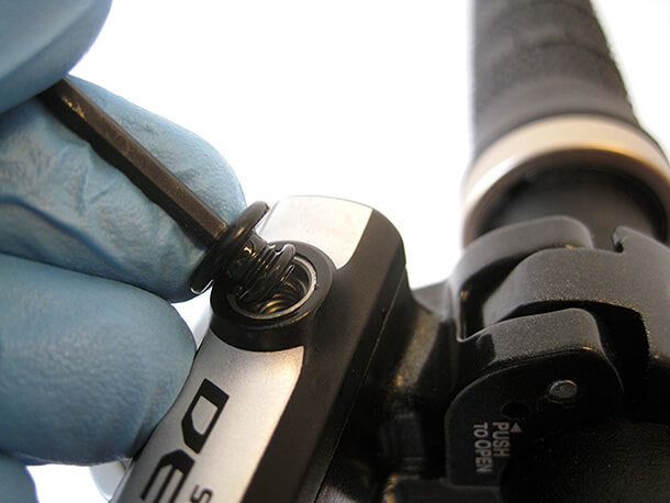 removing shimano master cylinder bleed port screw and o-ring