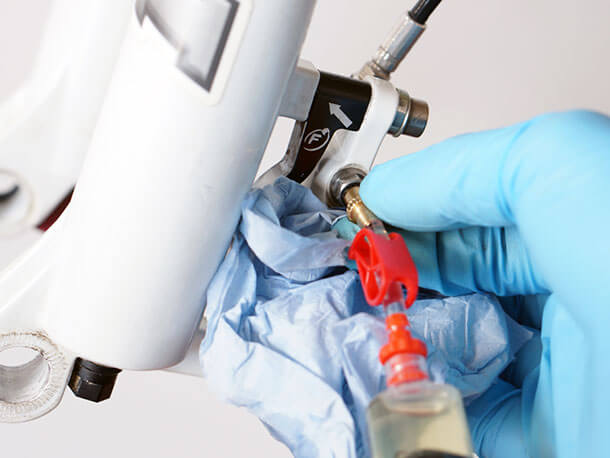 removing bleed kit syringe from avid elixir brake calliper