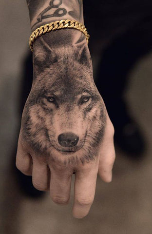 Tatouage de Main Loup