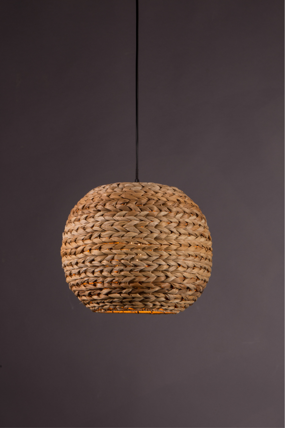 Anekdote Automatisch Peave Round Braided Hanging Light | Dutchbone | Dutch Furniture –  DUTCHFURNITURE.COM