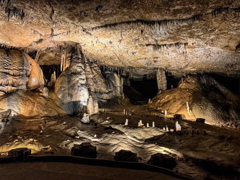 the rock of ages formations along crystal palace tour in marengo cave