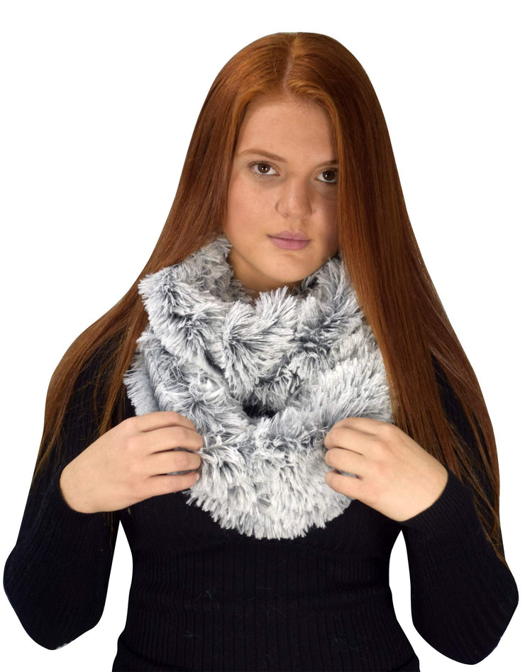 B8982-Faux-Fur-Fuzzy-GreyWhite-OS