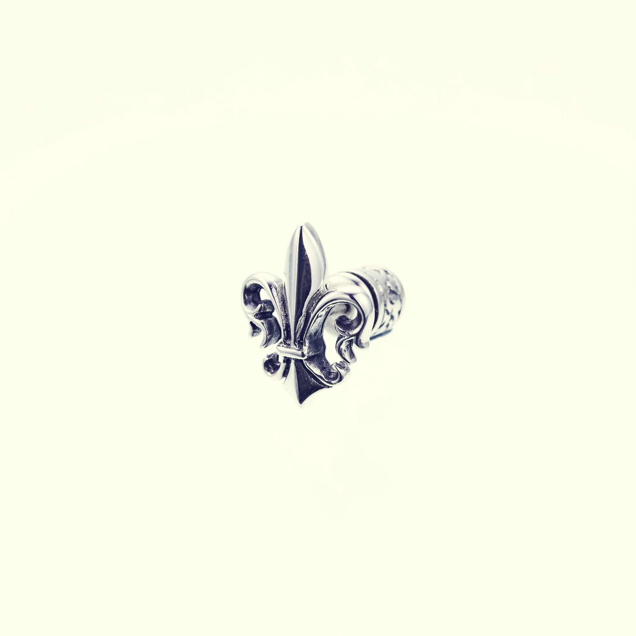 Fleur de lis Ear Stud