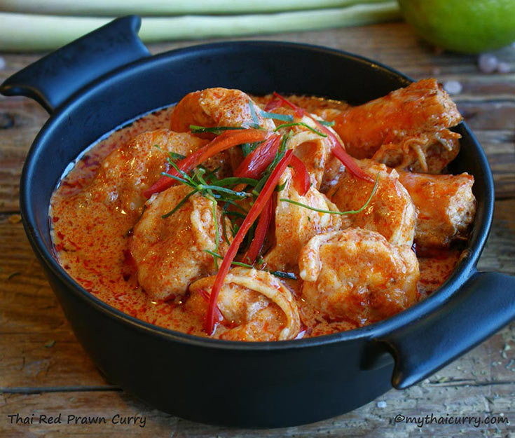 Thai Red Curry with Prawns serving presentation 2