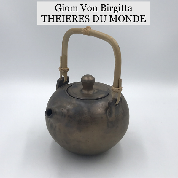 Théière made in France Giom Von Birgitta