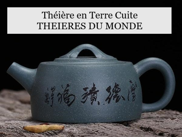 théière en terre cuite