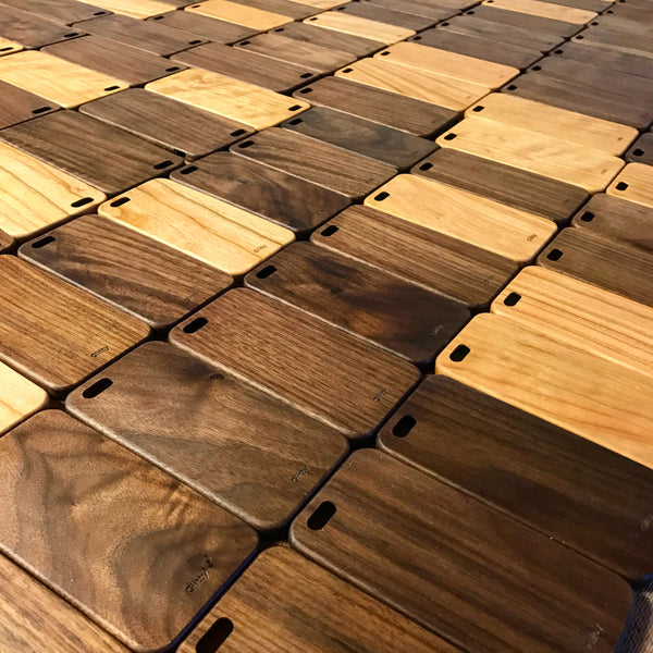 Various KerfCase models: the best wood iPhone cases out there!