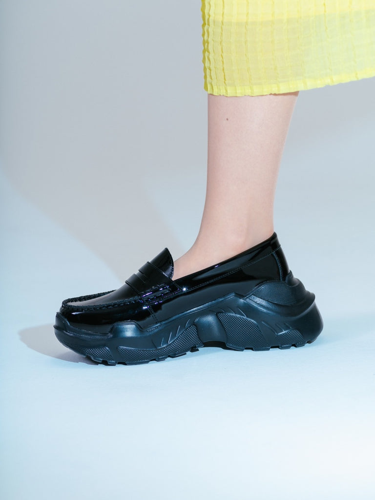 AKIKOAOKI Regulated Gravity Shoes-