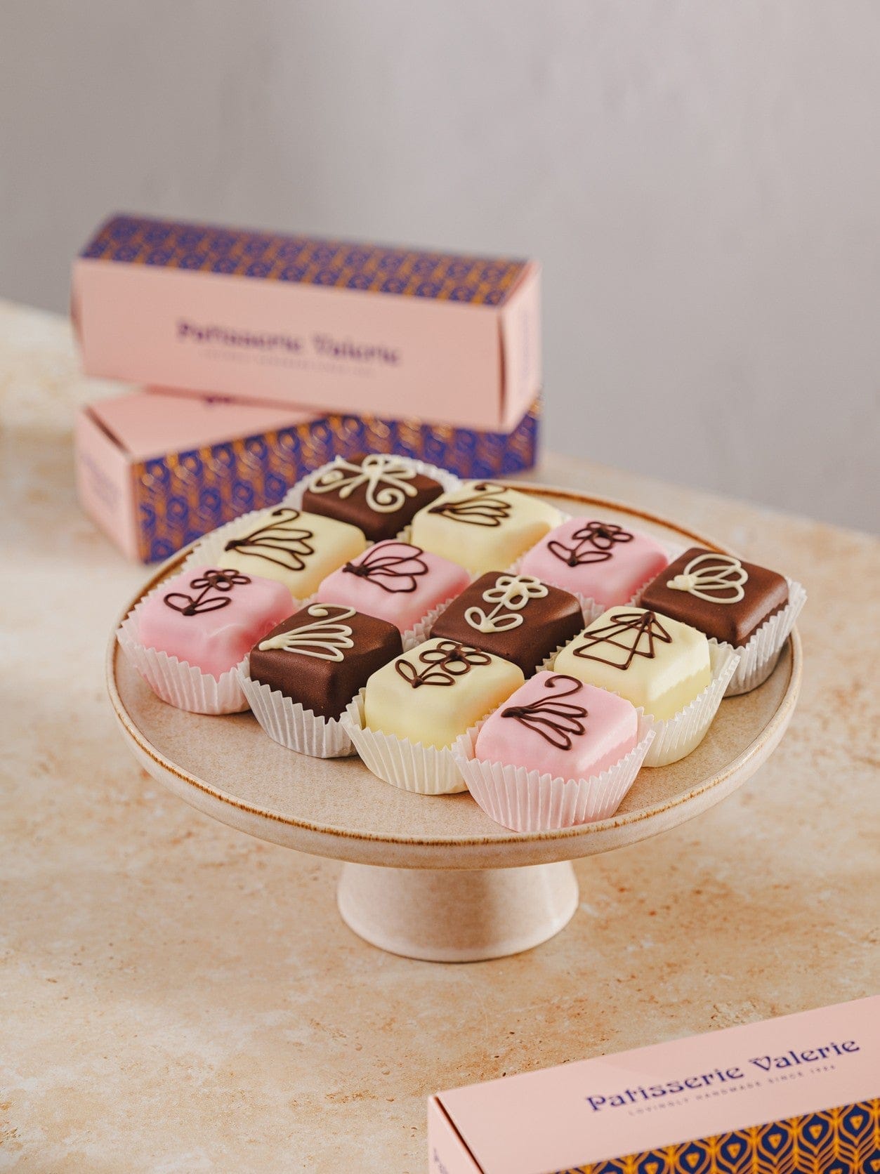 Fondant Fancies (x12)