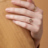 DAINTY OVAL RING