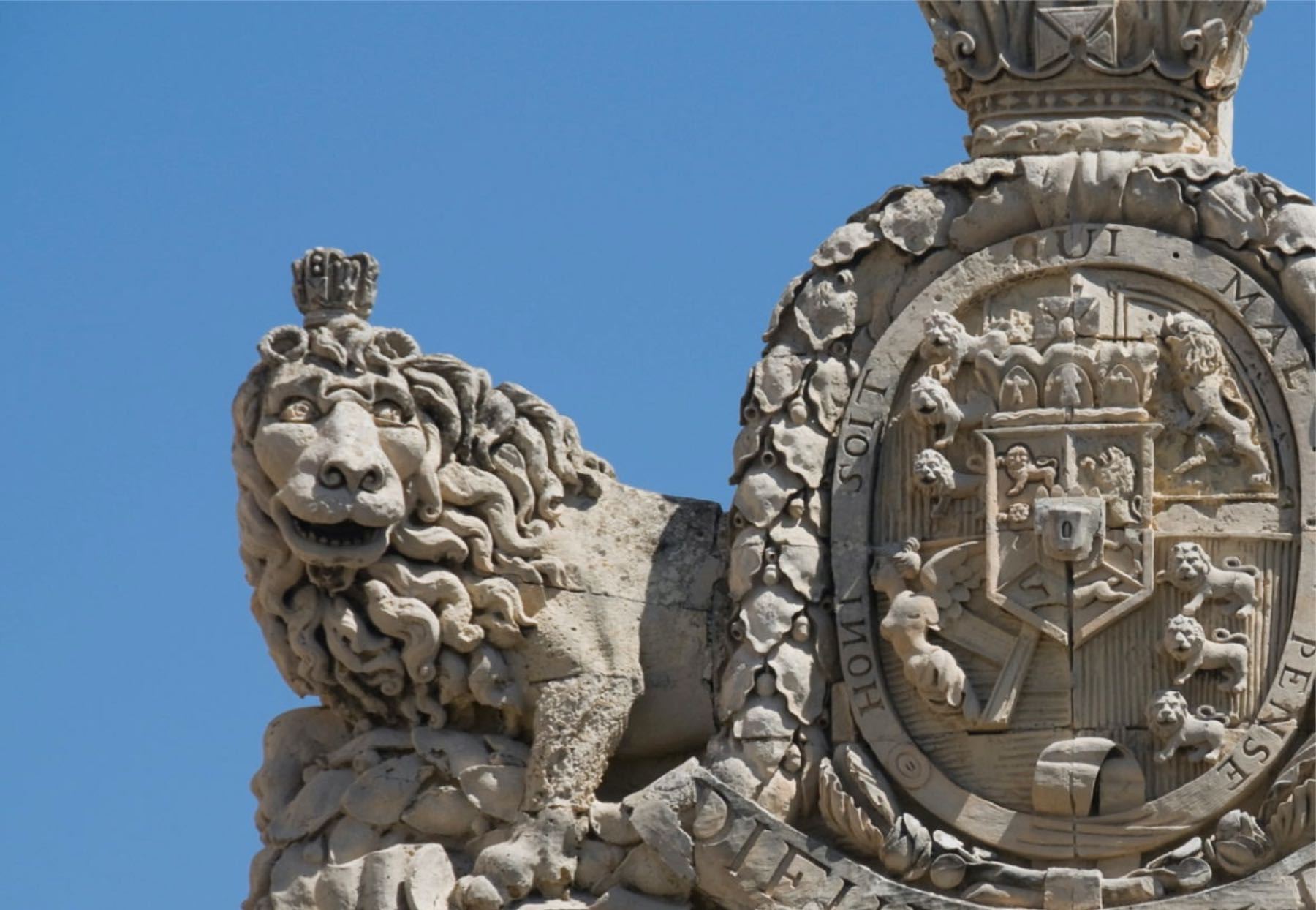 Statue de Lion ancienne en pierre