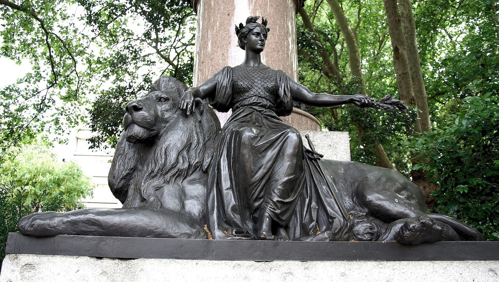 Statue Lion avec Britannia