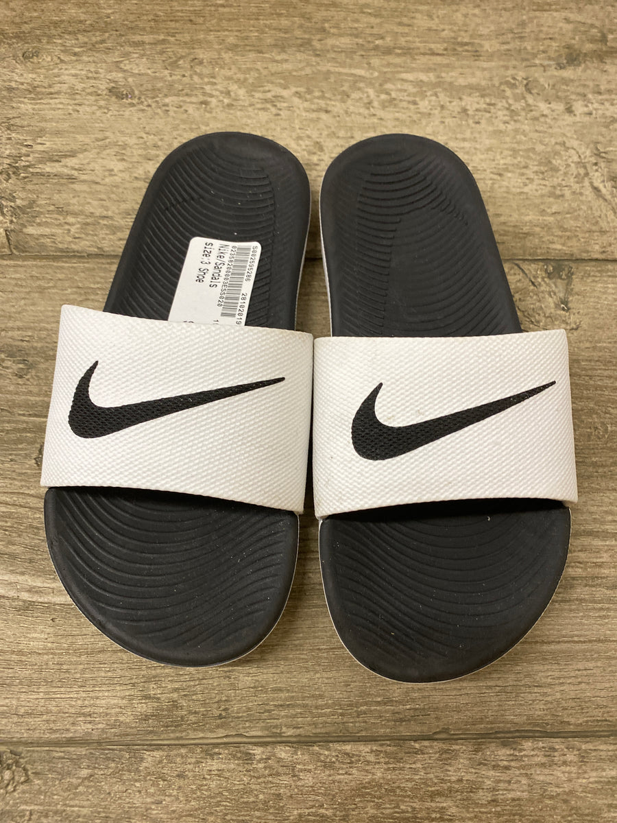 nike sandals size 3