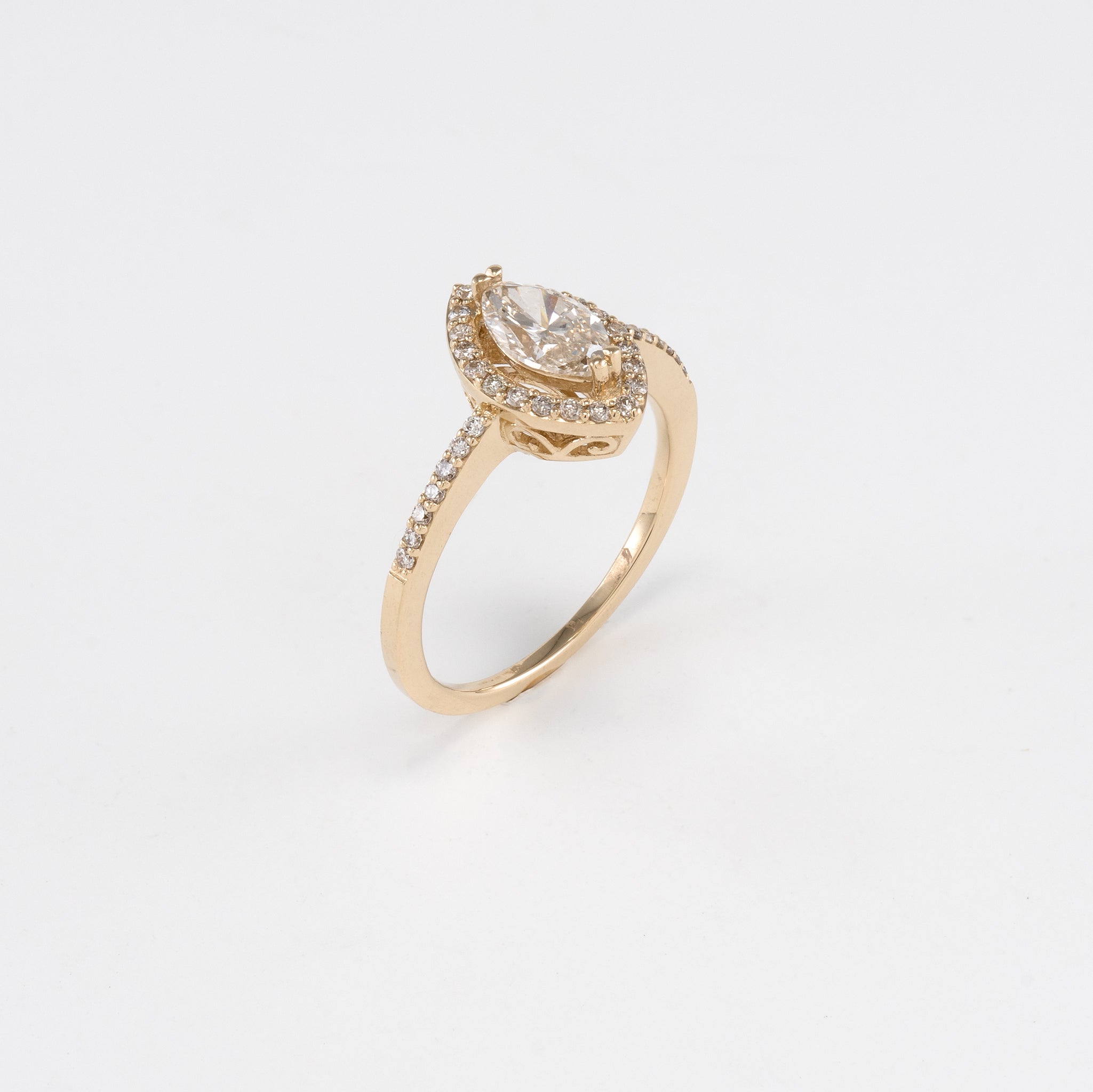 14KT Yellow Gold 0.89CT T/W Diamond Engagement Ring