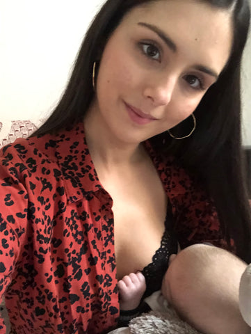 bon-and-bear-mama-owner-breastfeeding-baby-leoaprd-print-dress