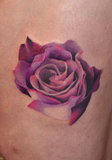 tatouage rose violette