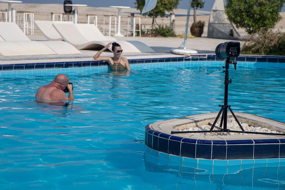 Fotoshooting Dubai im Pool