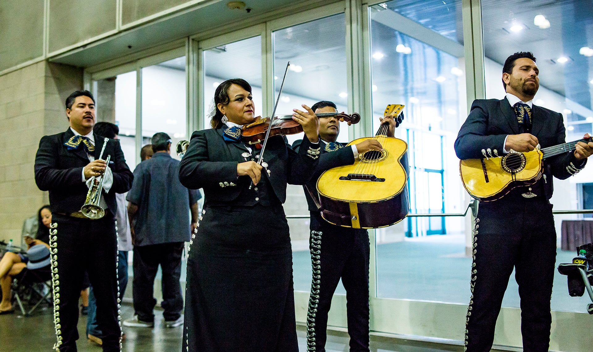 mariachi at torres empire super show 2015