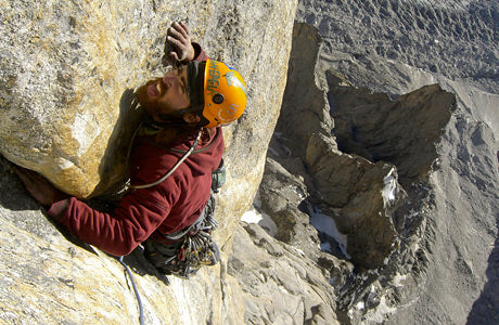 Sean Villanueva climbing