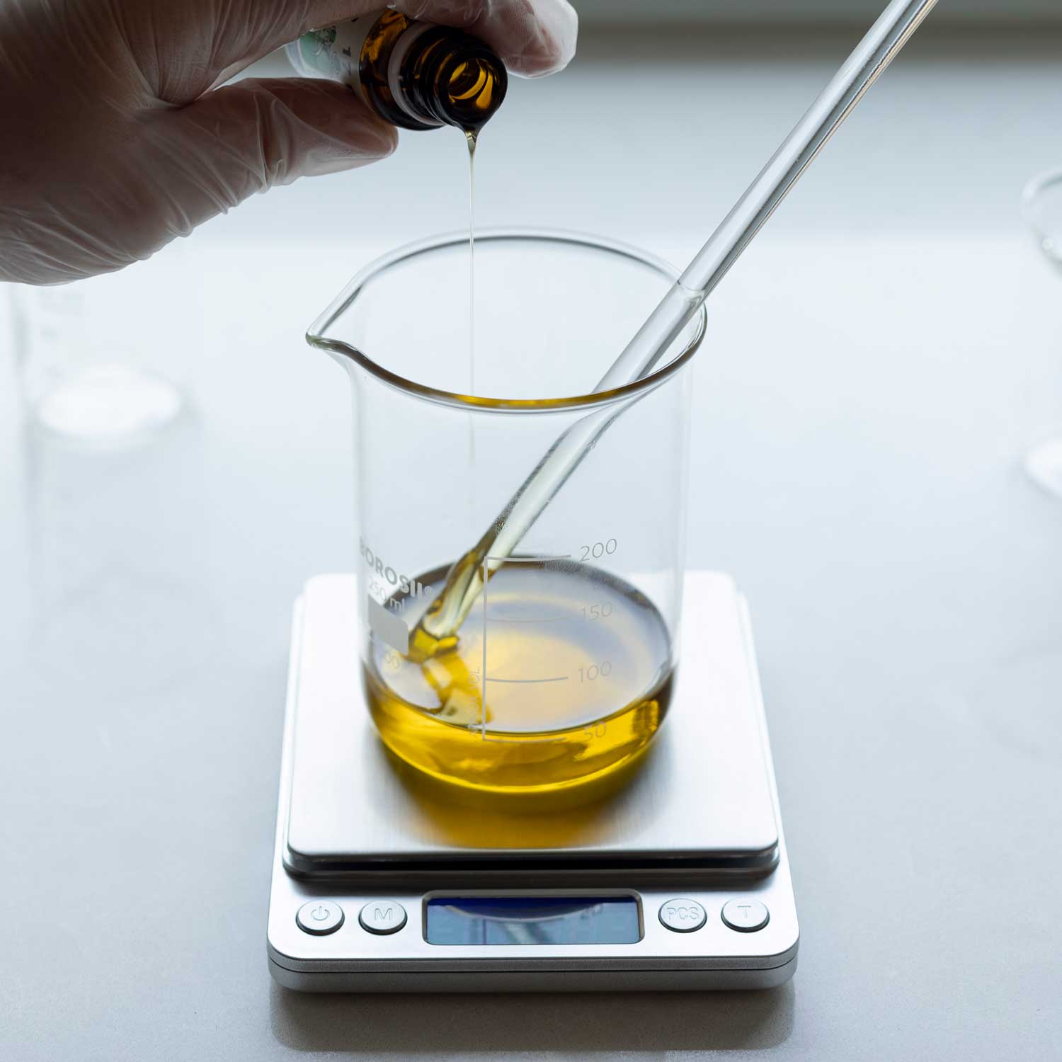 scale measuring essential oils