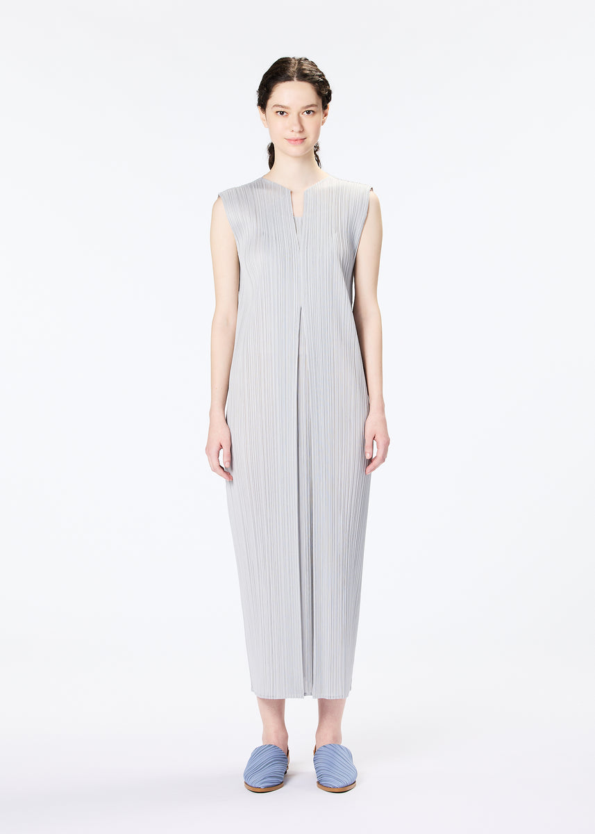 MONTHLY COLORS : APRIL DRESS | The official ISSEY MIYAKE ONLINE