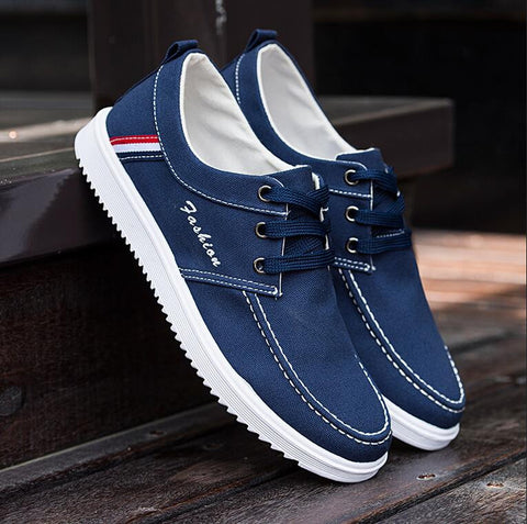 branded casual shoes