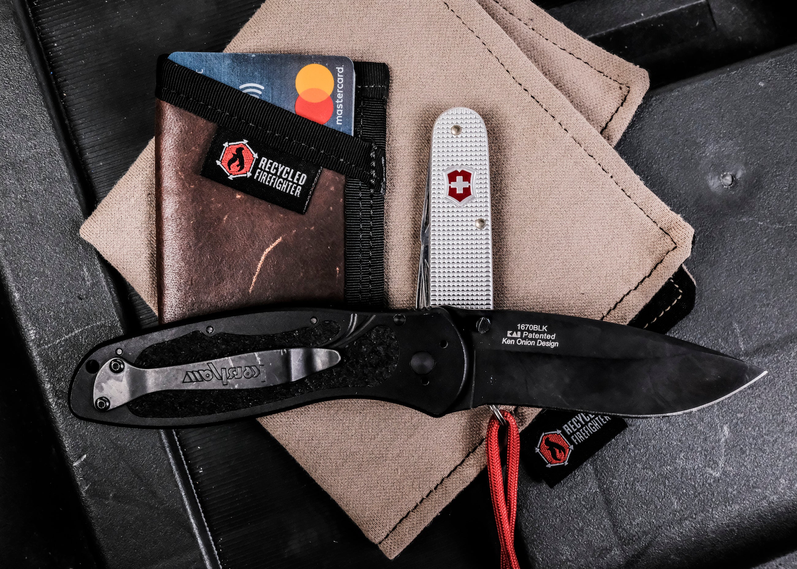 2 Everyday Carry Knives