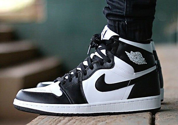 jordan retro 1 black