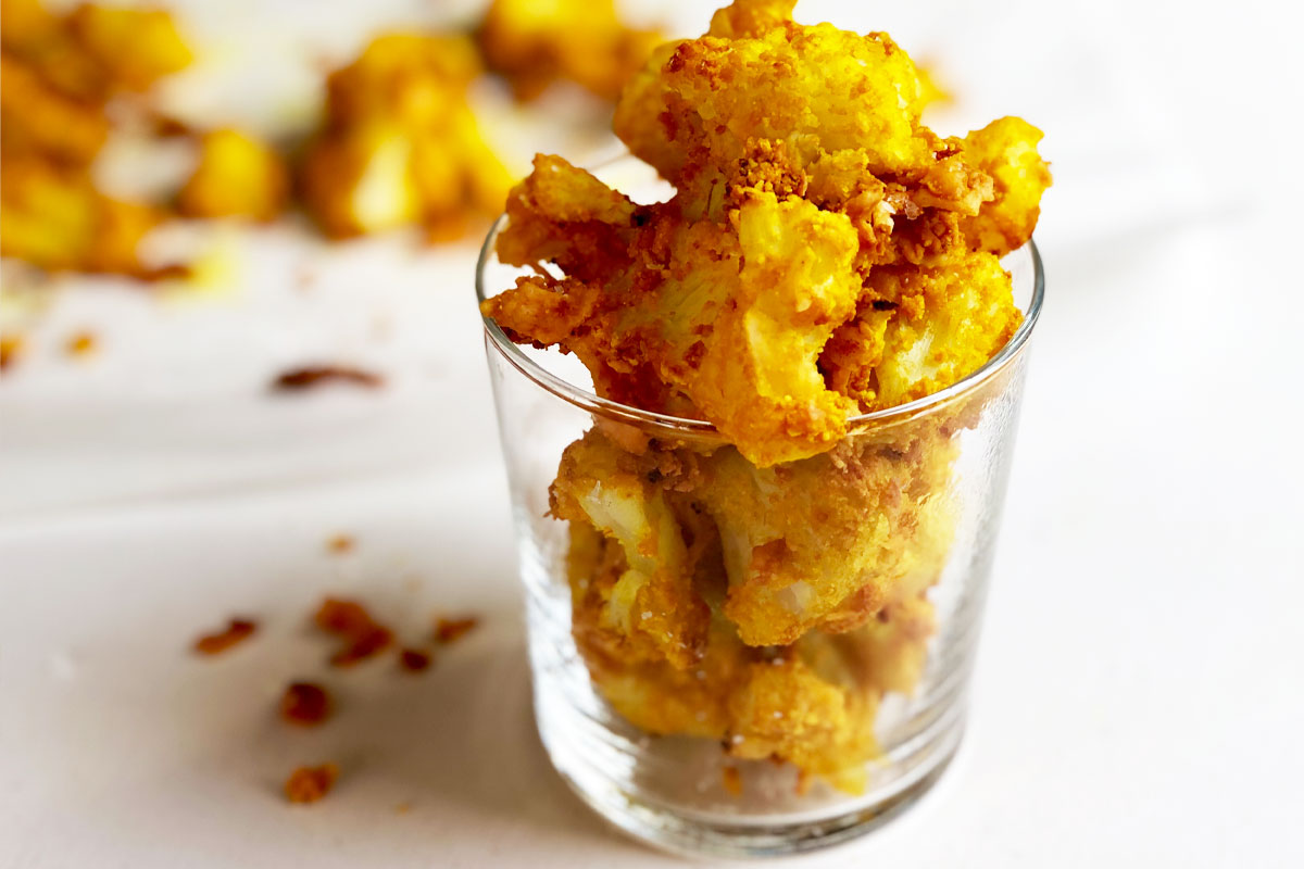 Cheesy turmeric cauliflower popcorn