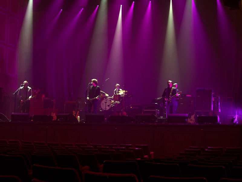 Ash Soan plays Sakae drums for Del Amitri