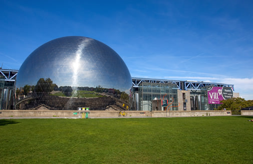 The dome in front of the Cite des Sciences et de l'Industrie