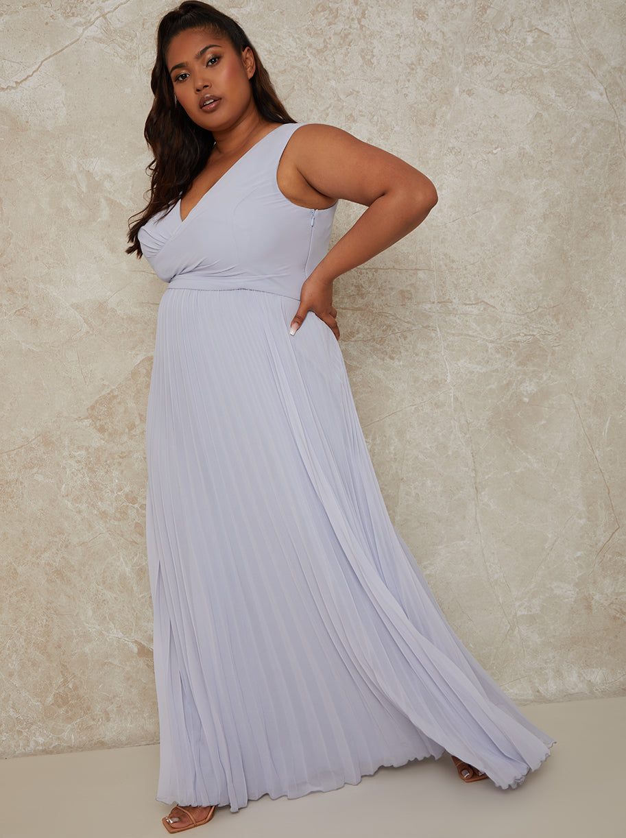 Chi Chi Plus Size V Neck Pleated Maxi Dress in Blue, Size 26