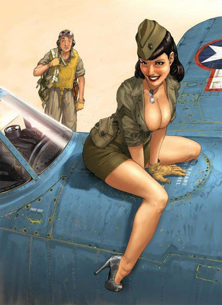 Femme sexy avec une tenue militaire vert kaki et des courbes sensuelles