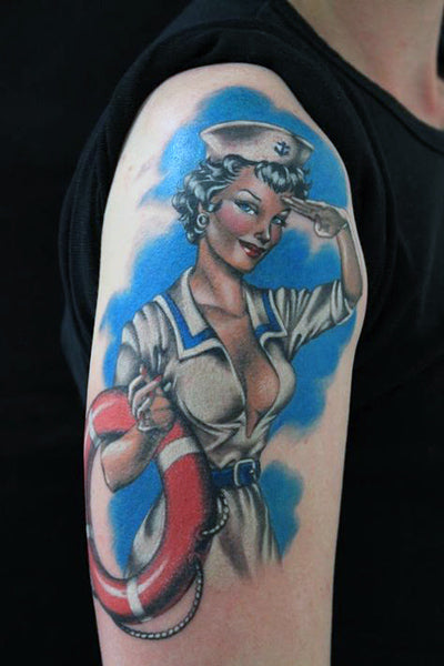 Idée tatouage femme sauveteuse thème rockabilly 50's 60's